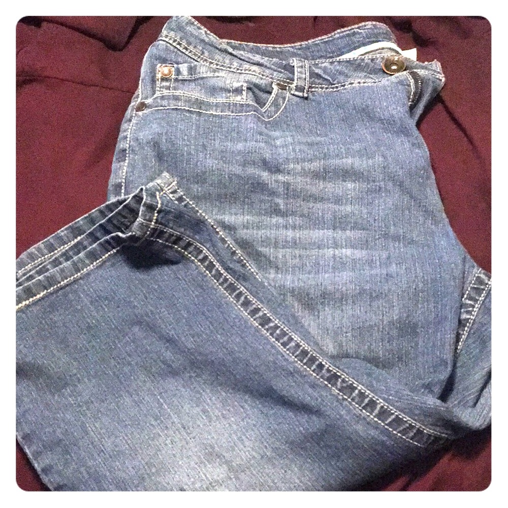 Maurice’s Size 22W Capris